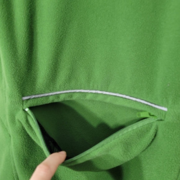 Green Tadoussac Quebec Soft Fleece Cozy Warm Zipper Pockets Lightweight Unisex - Picture 10 of 12